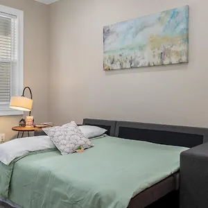 https://cozy-and-spacious-4br-house-with-pool-in-tampa.hotelstampa.org
